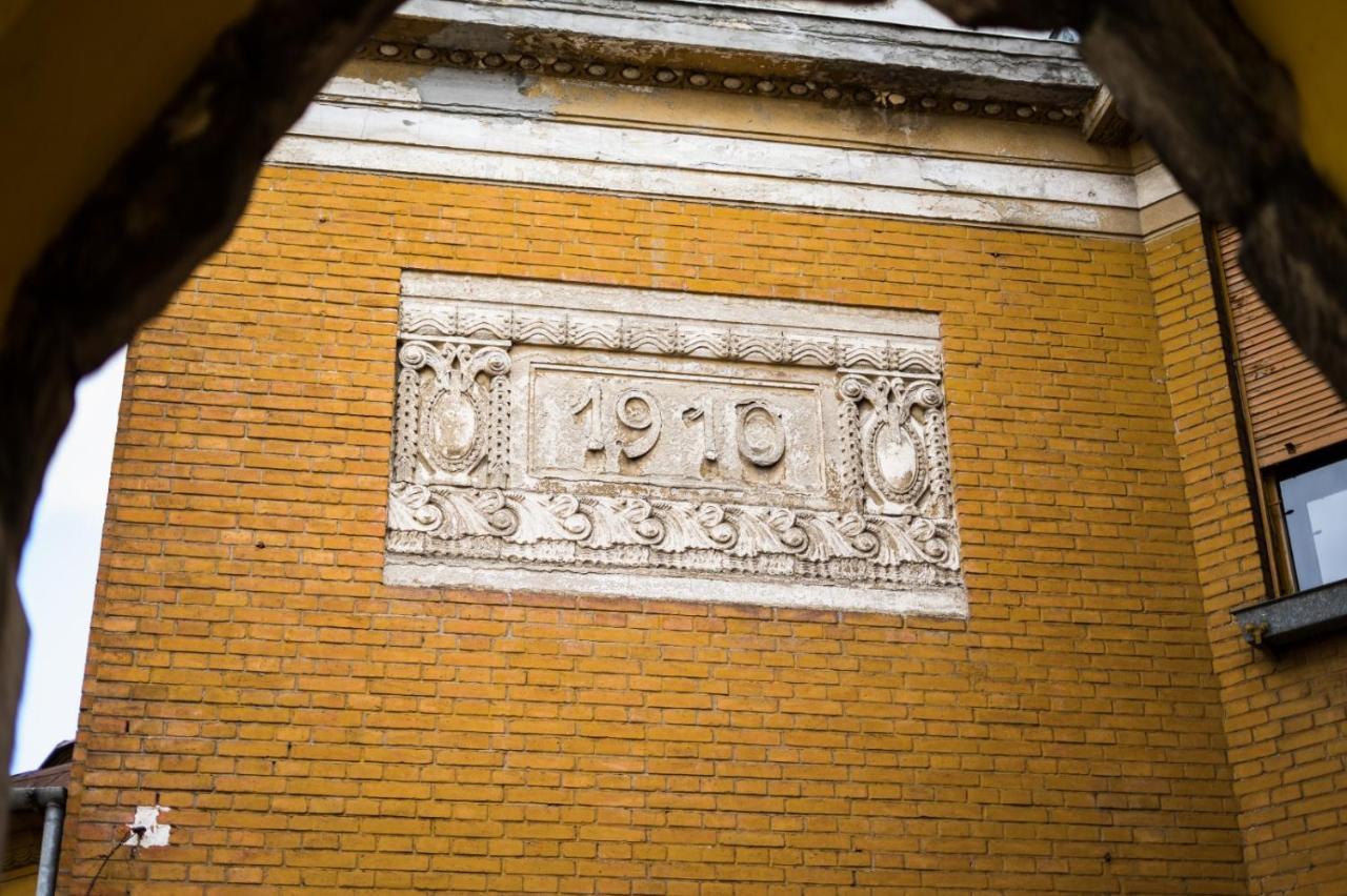 Glamour Ultracentral Apartment Oradea Exterior photo