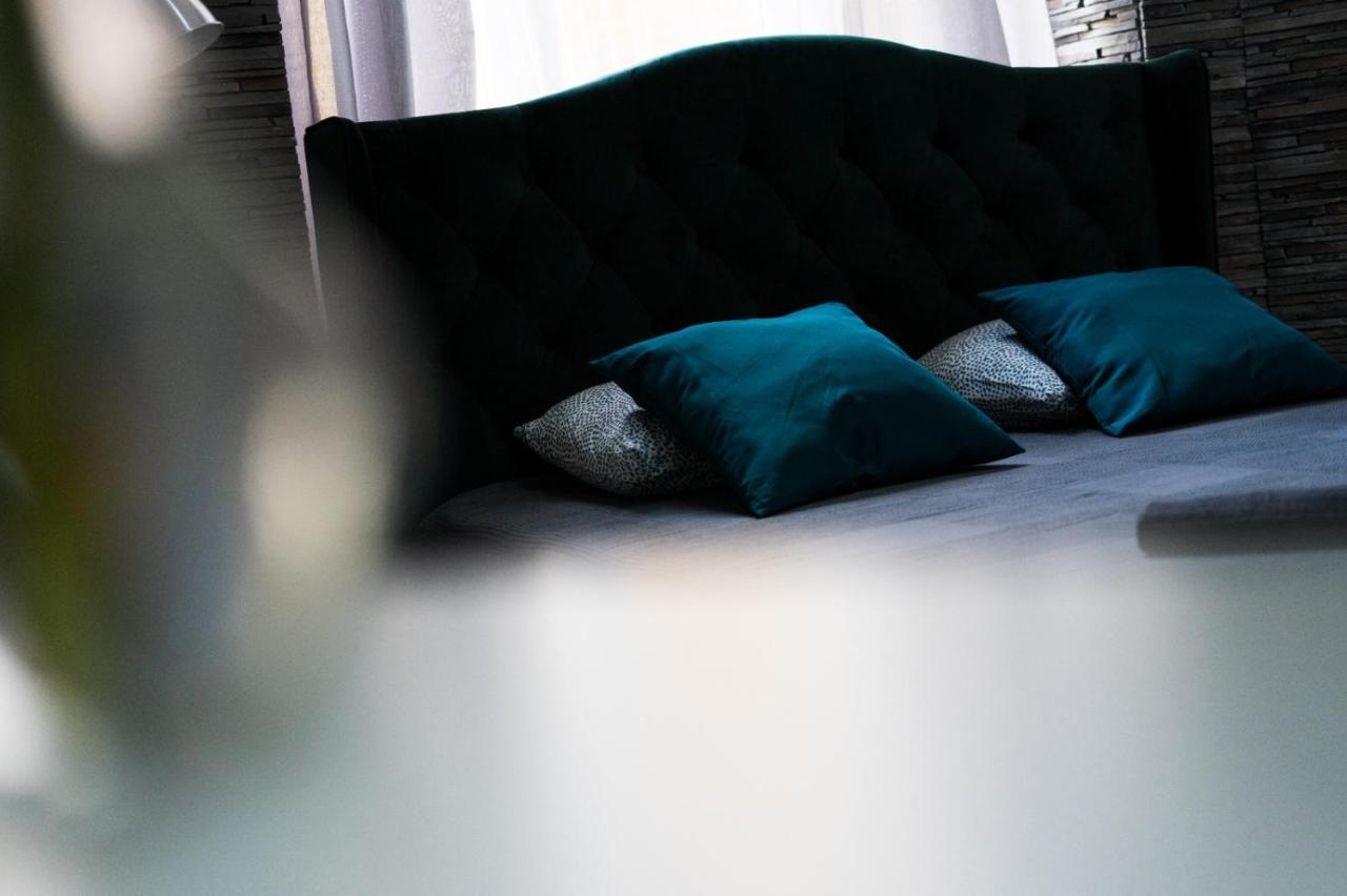 Glamour Ultracentral Apartment Oradea Exterior photo